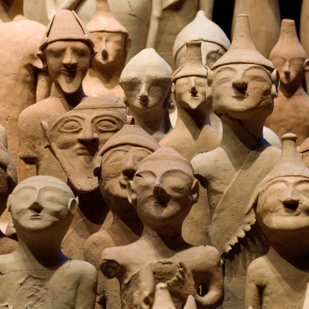 Terrakottafigurer från cypern. Fotografi.